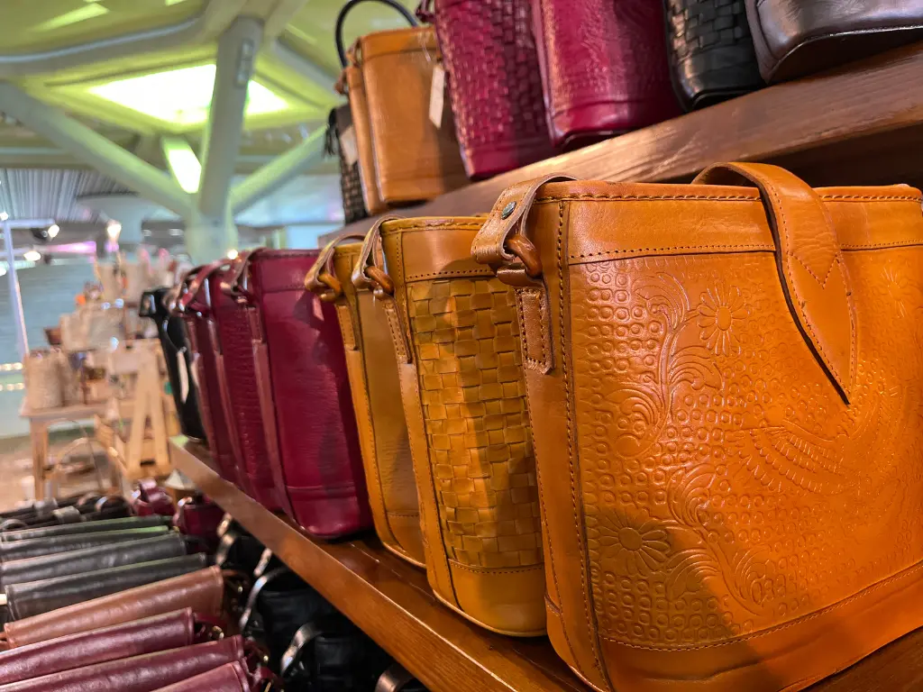 Analisis Tren Digitalisasi Ekspor UMKM: Peluang dan Tantangan Menuju 2027